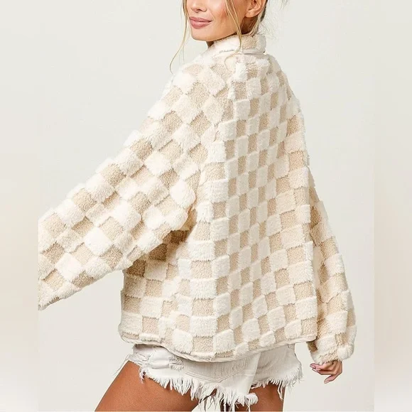 NWOT Checkered Sherpa Jacket Women’s Oversized Fleece White Tan Checker Coat - Picture 5 of 14